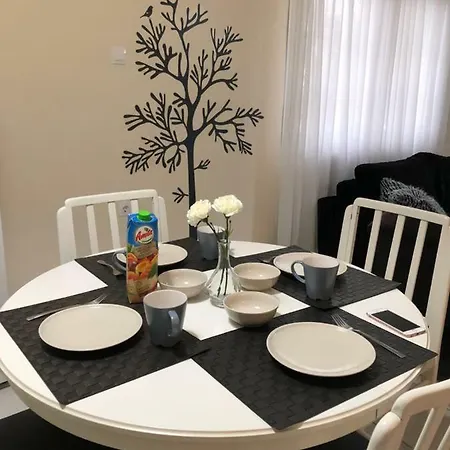 Apartment Cozy With Garden Peraía