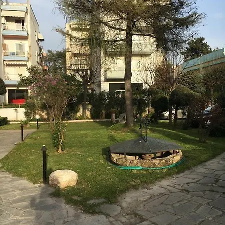 Apartment Cozy With Garden Peraía